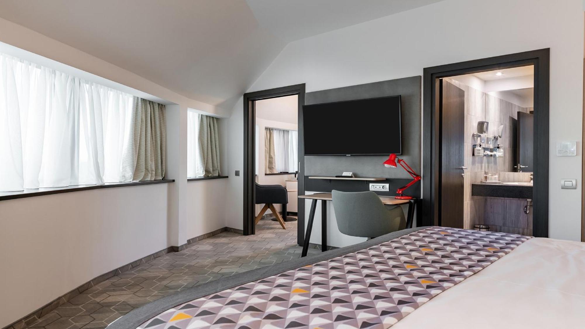 Holiday Inn Bucharest - Times, An Ihg Hotel المظهر الخارجي الصورة